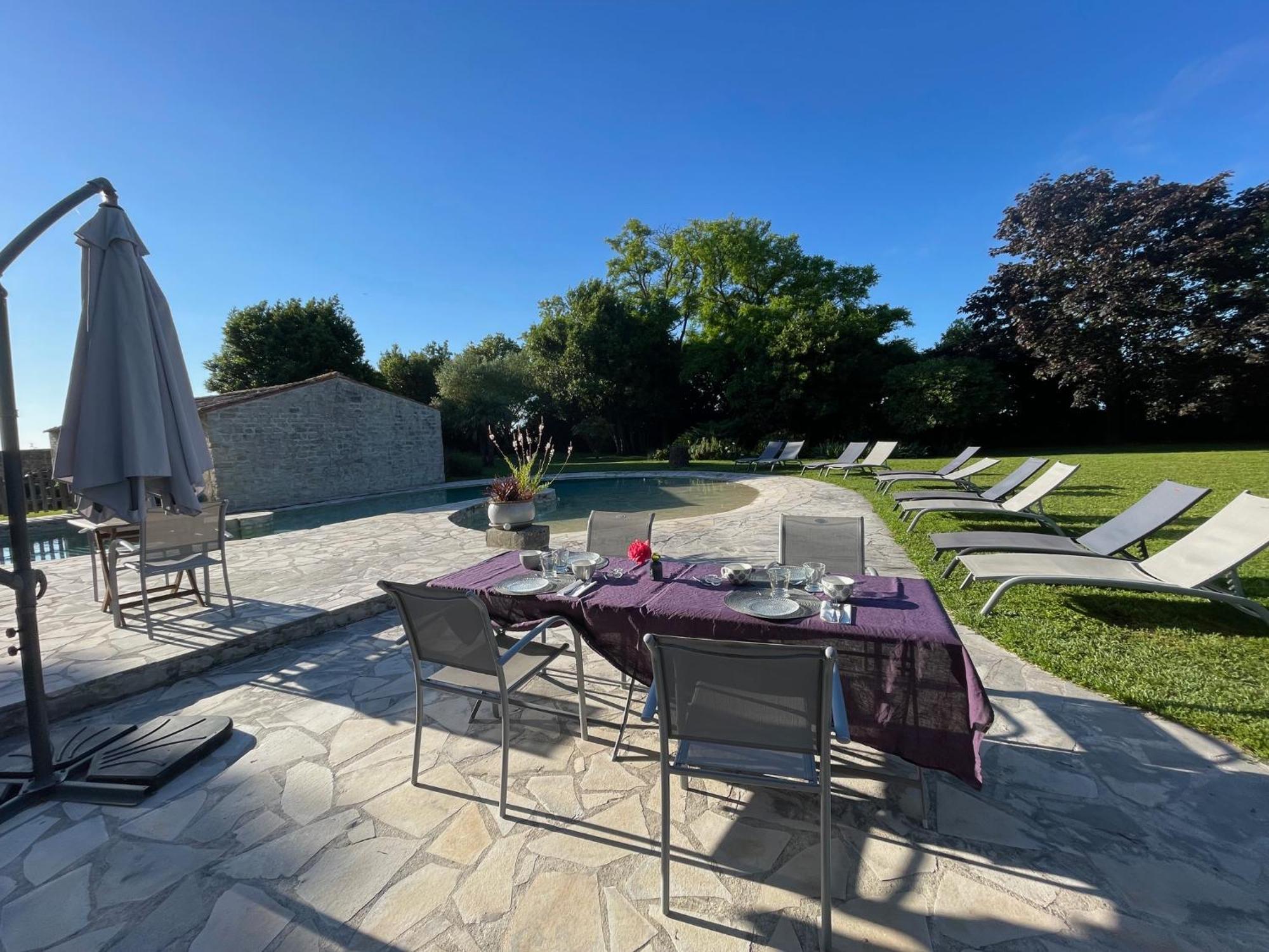 Logis Saint Leonard Bed & Breakfast Dompierre-sur-Mer Exterior foto