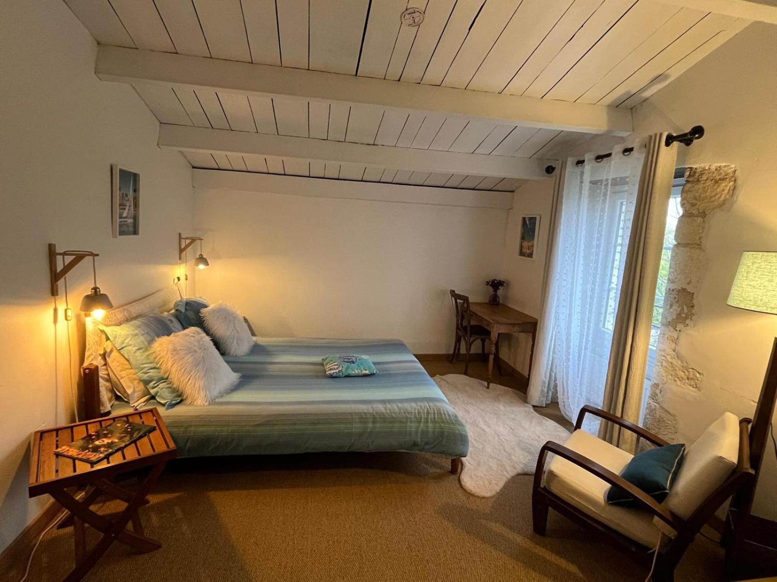 Logis Saint Leonard Bed & Breakfast Dompierre-sur-Mer Exterior foto